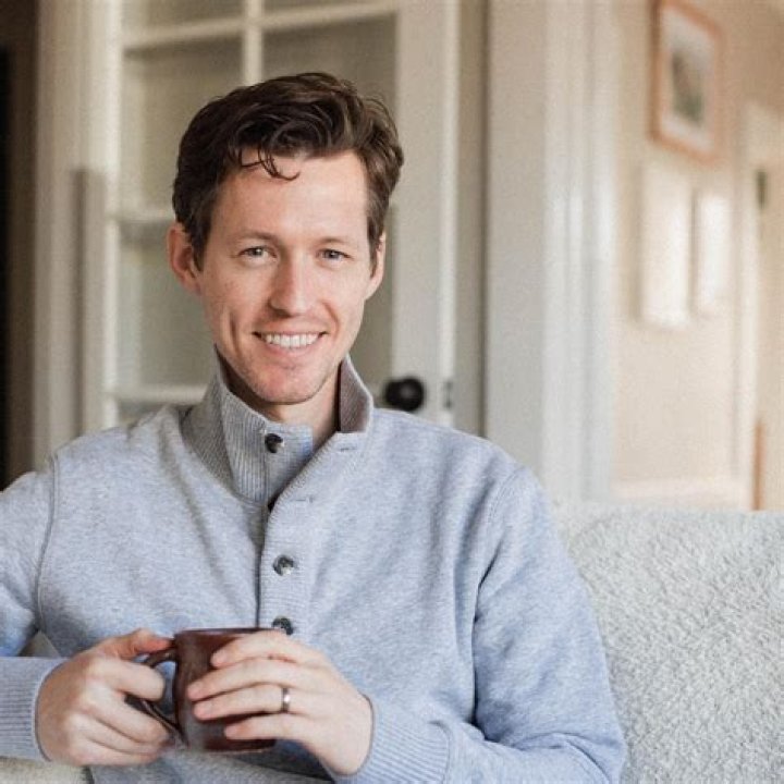 Alec Medlock Net Worth