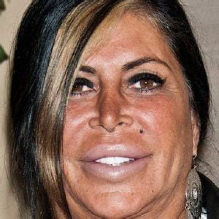 Angela Raiola Net Worth