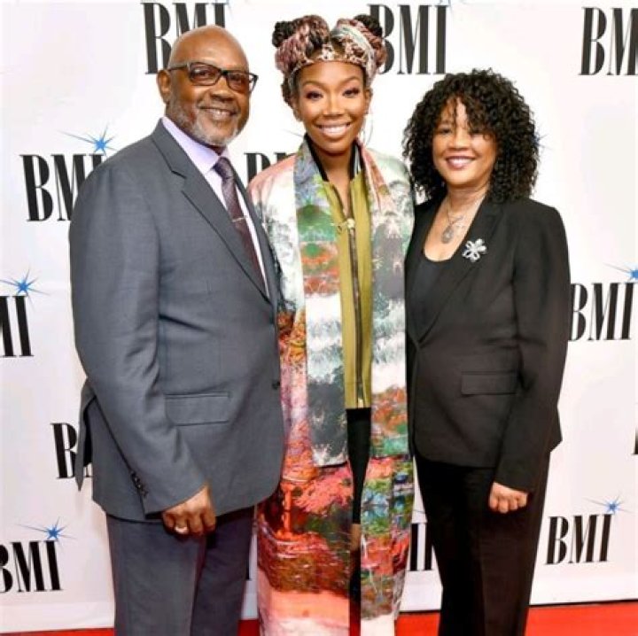 Brandy Norwood Bio, Age, Parents, Husband, Daughter, Songs, Movies, and Net Worth.