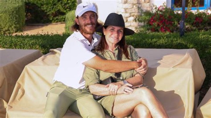 Clare Hoak Net Worth