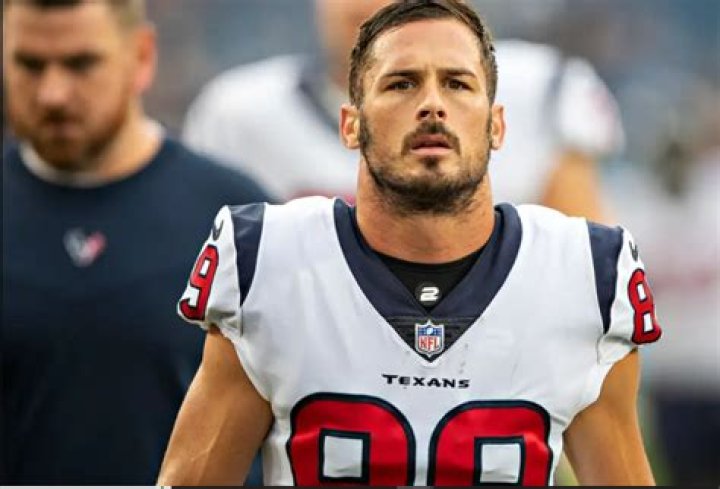 Danny Amendola Net Worth: Details About NFL, Income, Home, Age, Career - SarkariResult