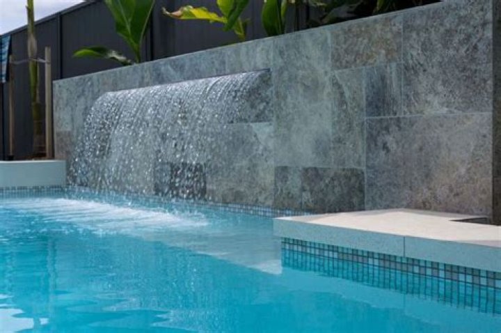 Is it normal for pool walls to buckle while filling