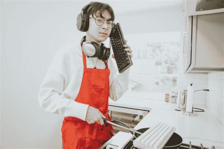 Josh Paler Lin Biography; Net Worth, Age, Height, YouTube And Girlfriend