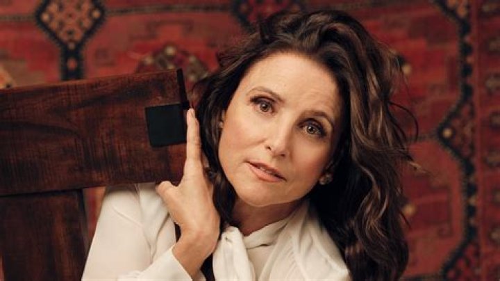 Julia Louis-Dreyfus Net Worth: Details About Age, Income, Movie, Career - SarkariResult