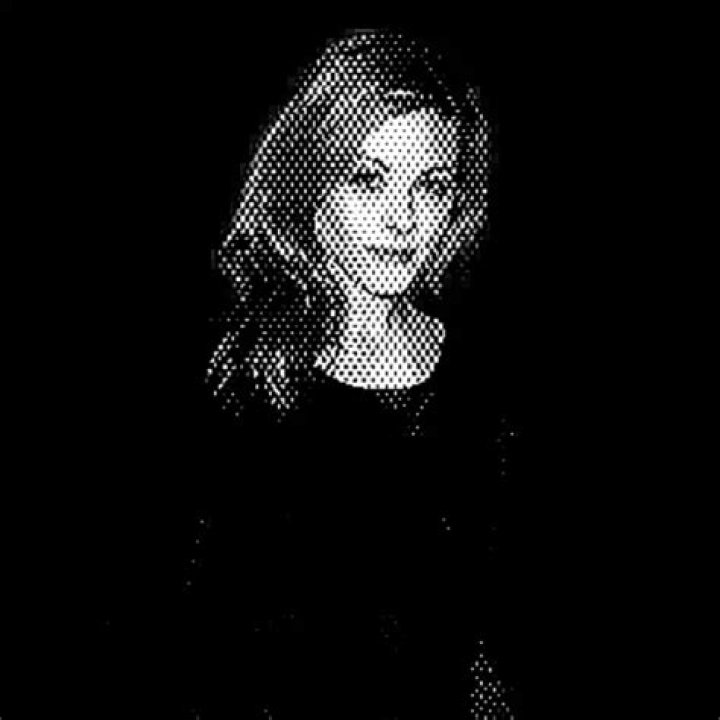 Julie Mond Net Worth