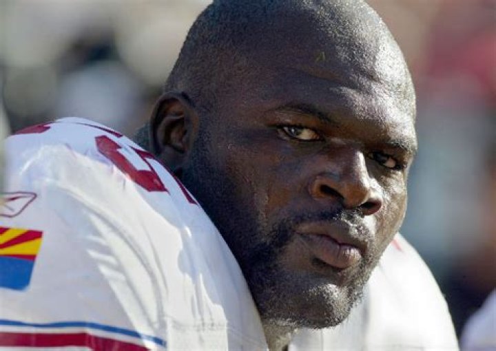 Leonard Davis Net Worth
