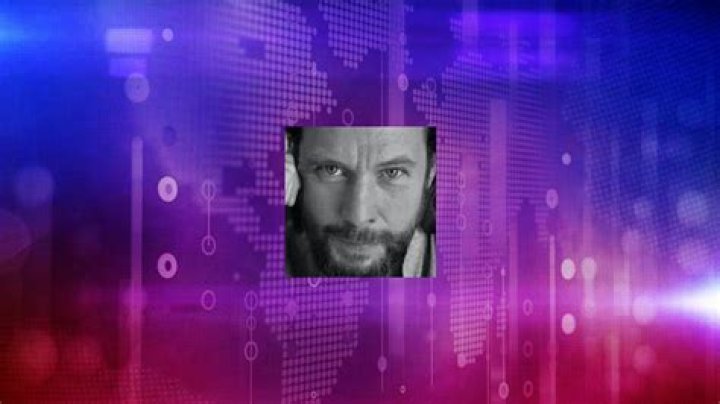 Magnus Fiennes Net Worth