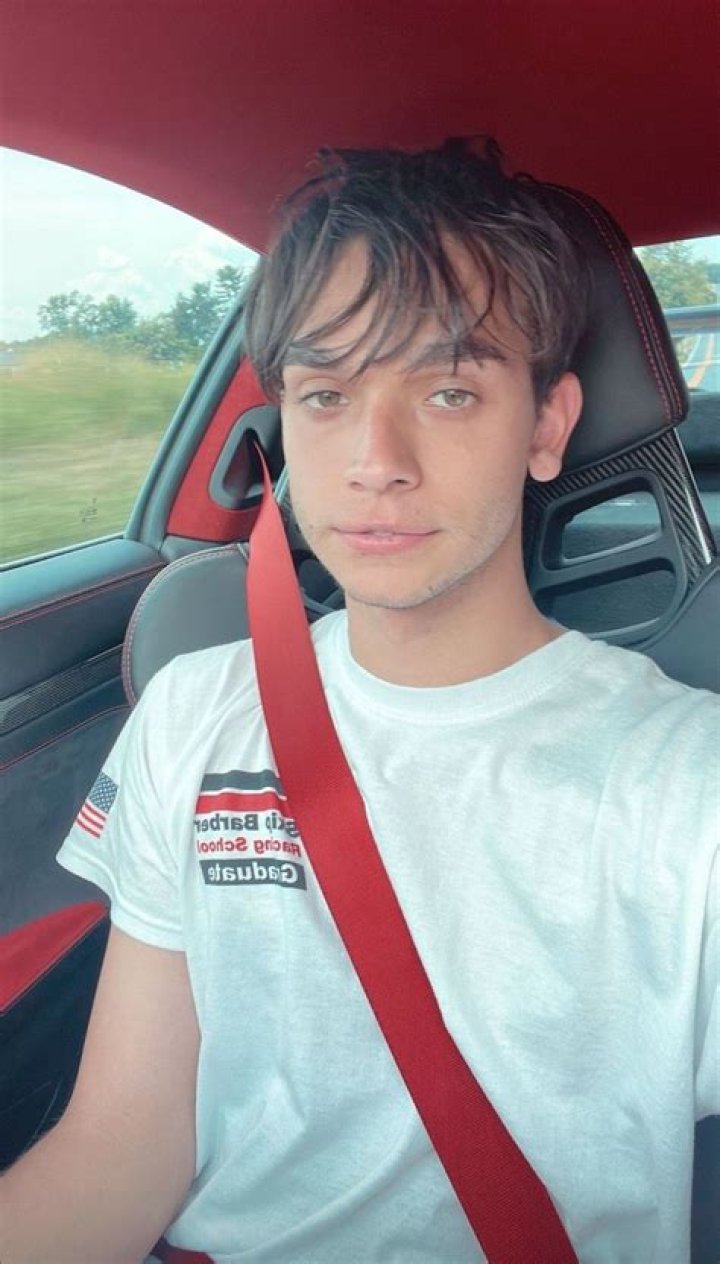 Marcus Dobre (Youtuber) Wiki, Bio, Age, Height, Weight, Net Worth, Girlfriend, Facts