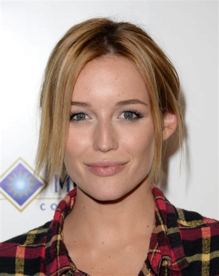 Sarah Dumont Net Worth