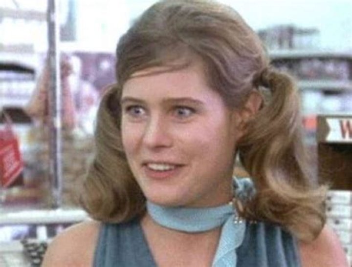 Sarah Holcomb Net Worth