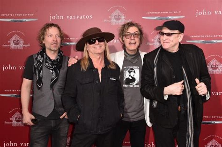 Tom Petersson Net Worth
